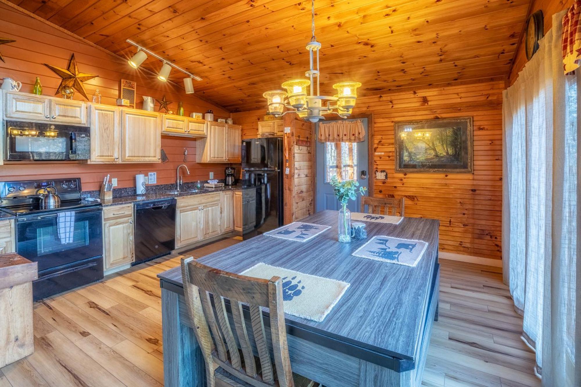 Real Log Cabin With Amazing Views, Hot Tub, Sauna, Games Gatlinburg Kültér fotó