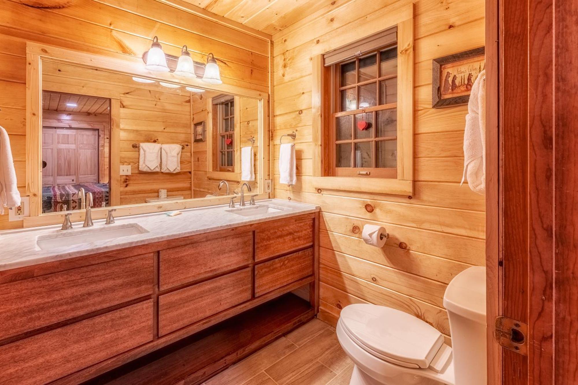 Real Log Cabin With Amazing Views, Hot Tub, Sauna, Games Gatlinburg Kültér fotó