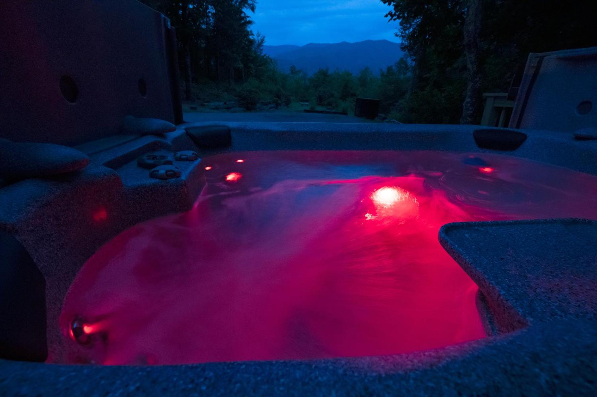 Real Log Cabin With Amazing Views, Hot Tub, Sauna, Games Gatlinburg Kültér fotó