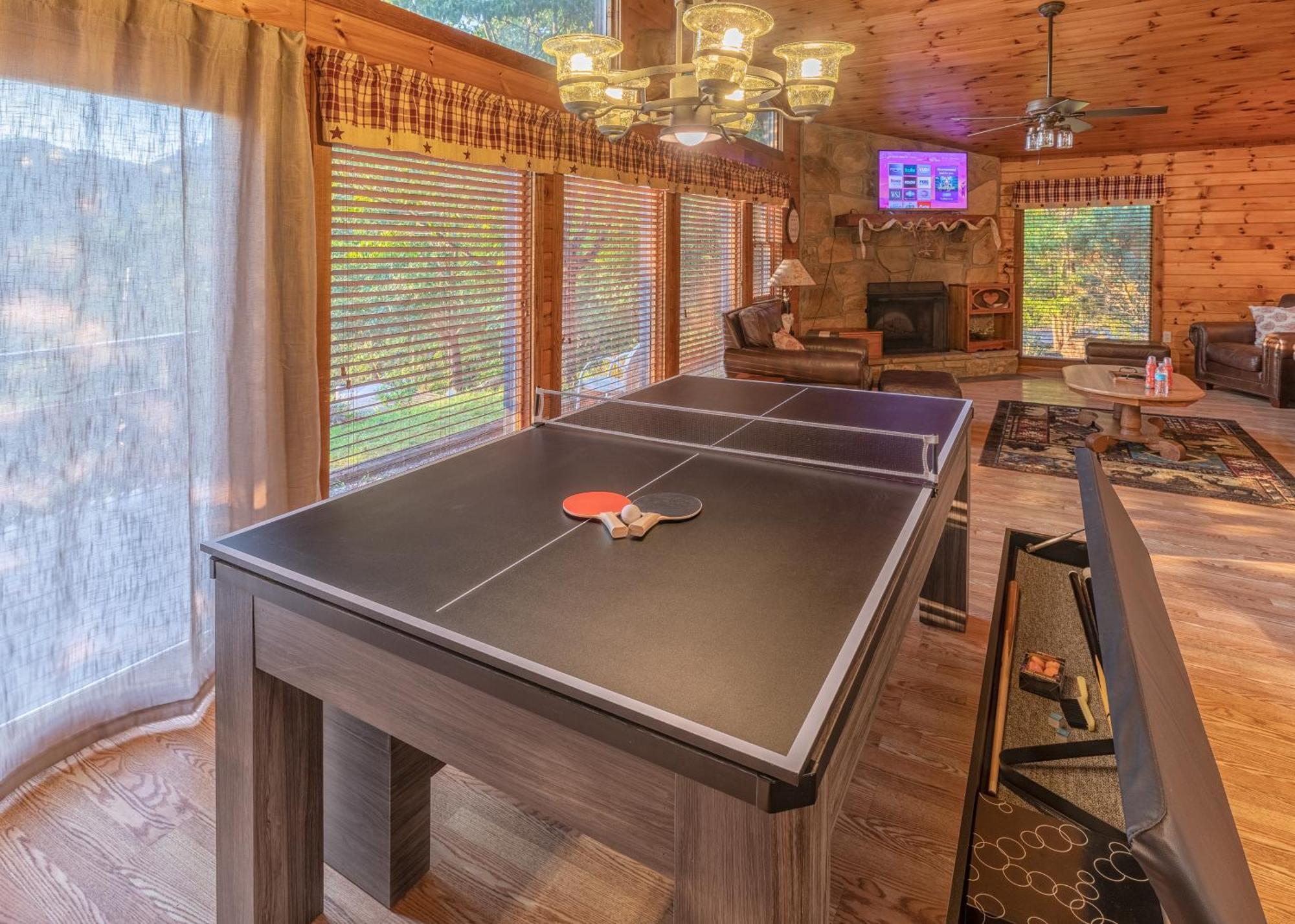 Real Log Cabin With Amazing Views, Hot Tub, Sauna, Games Gatlinburg Kültér fotó
