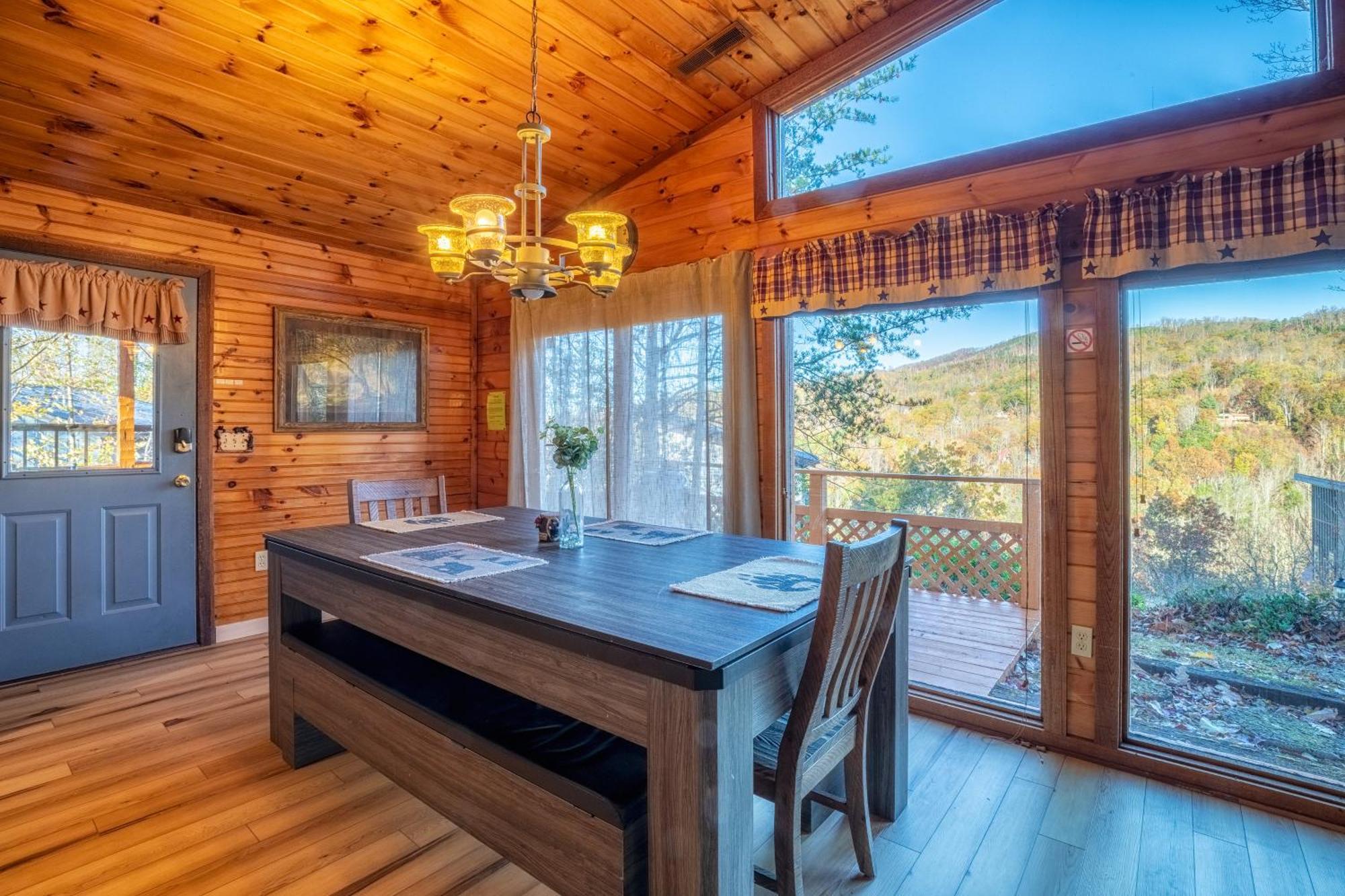 Real Log Cabin With Amazing Views, Hot Tub, Sauna, Games Gatlinburg Kültér fotó