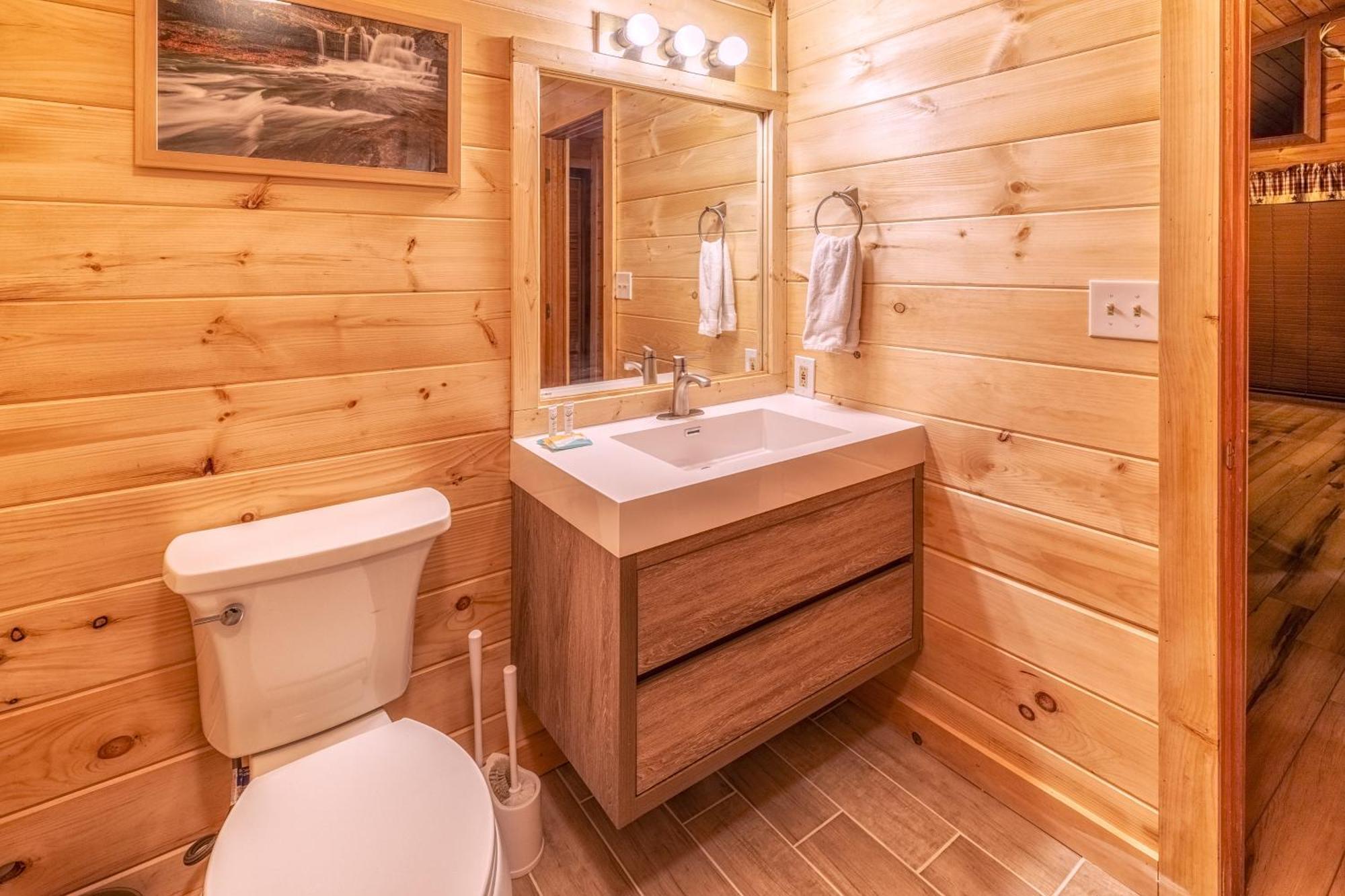 Real Log Cabin With Amazing Views, Hot Tub, Sauna, Games Gatlinburg Kültér fotó