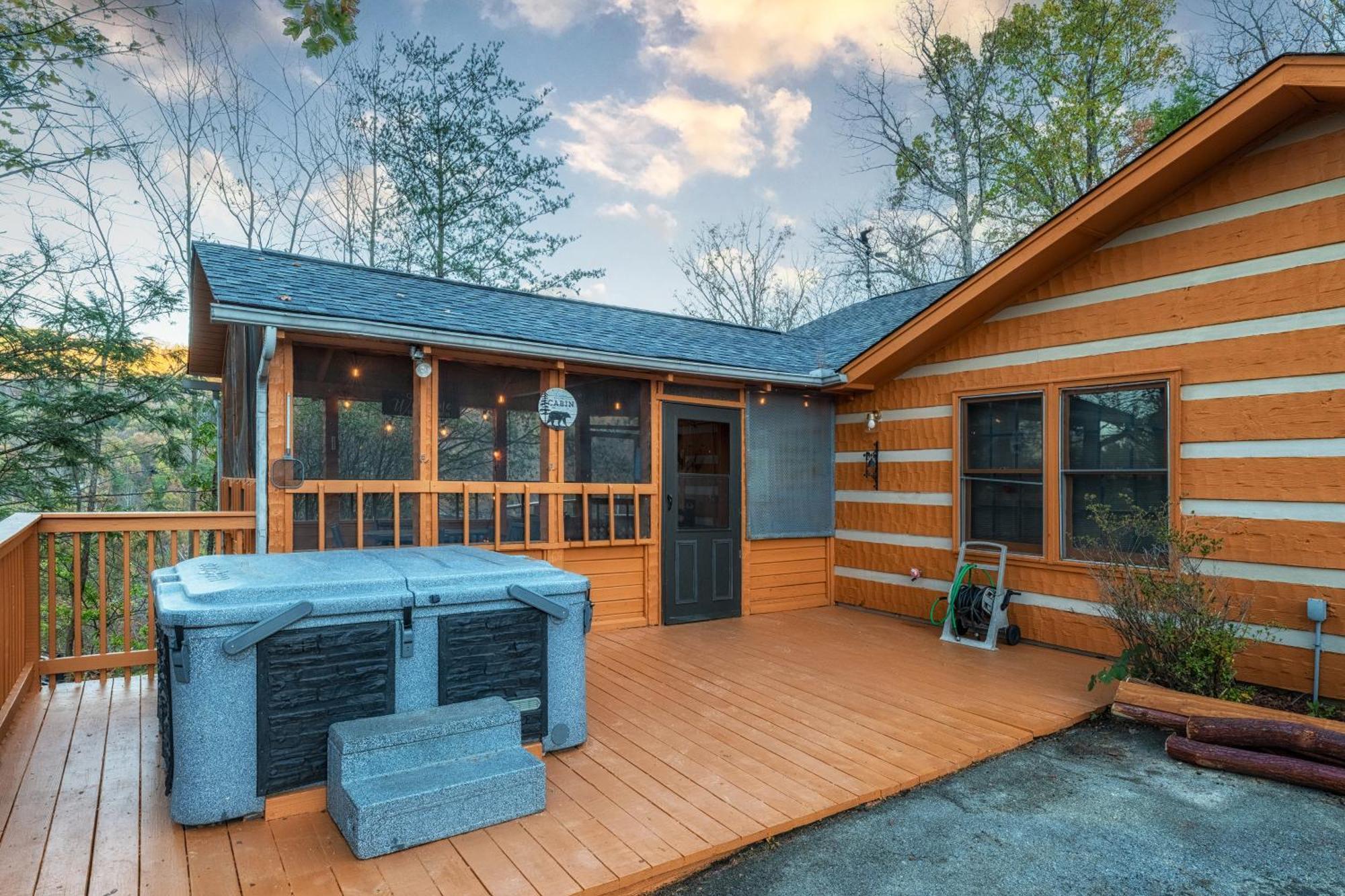 Real Log Cabin With Amazing Views, Hot Tub, Sauna, Games Gatlinburg Kültér fotó